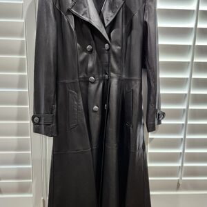 Woman's italian black leather trench coat - medium